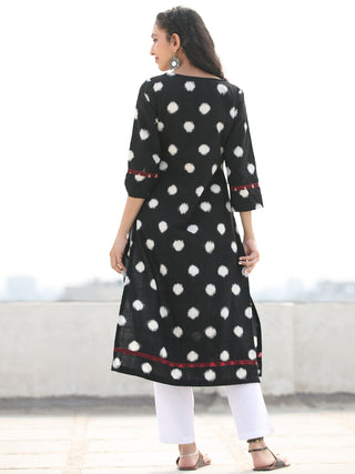 Tagai Soojan- Set of Ikat Kurta & Pants  - KS60H851