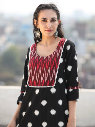 Tagai Soojan- Set of Ikat Kurta & Pants  - KS60H851