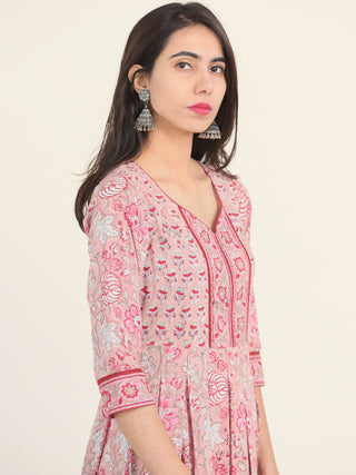 Fiza Tanvi Pleated Dress