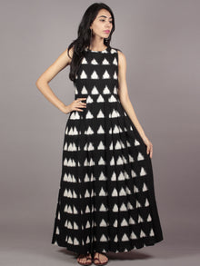Black Ivory Long Sleeveless Handwoven Double Ikat Dress With Knife Pleats & Side Pockets - D32F828