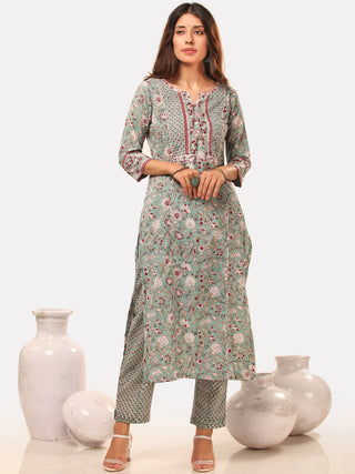 Fiza Pari Set Of Straight Kurta Pant Dupatta