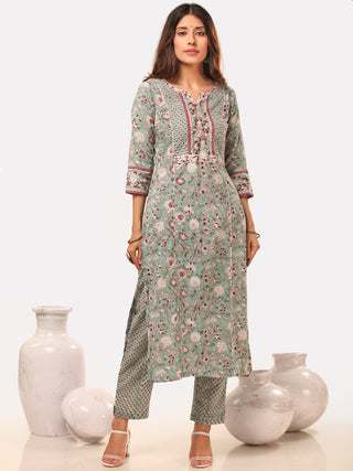 Fiza Pari Set Of Straight Kurta Pant Dupatta