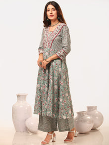 Fiza Utsav Set Of A Line Kurta Pant Dupatta