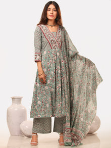 Fiza Utsav Set Of A Line Kurta Pant Dupatta