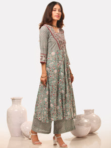 Fiza Utsav Set Of A Line Kurta Pant Dupatta