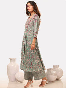 Fiza Utsav Set Of A Line Kurta Pant Dupatta