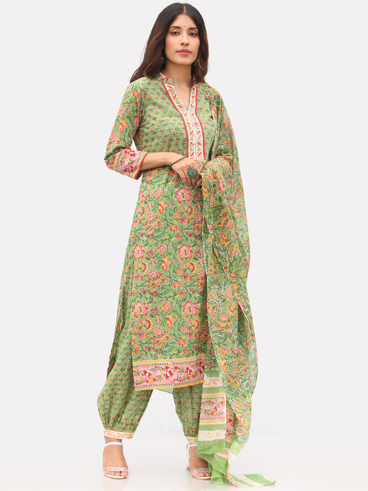 Harit Aisha Set Of Kurta Salwar Pants Dupatta