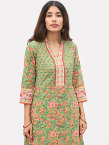 Harit Aisha Set Of Kurta Salwar Pants Dupatta