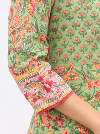 Harit Aisha Kurta