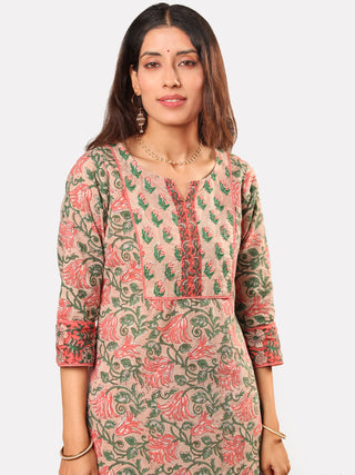 Fiza Manal Set Of Straight Kurta Salwar Pants Dupatta