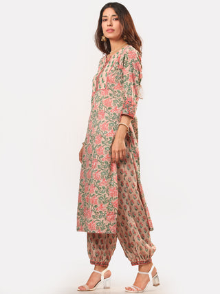 Fiza Manal Set Of Straight Kurta Salwar Pants Dupatta