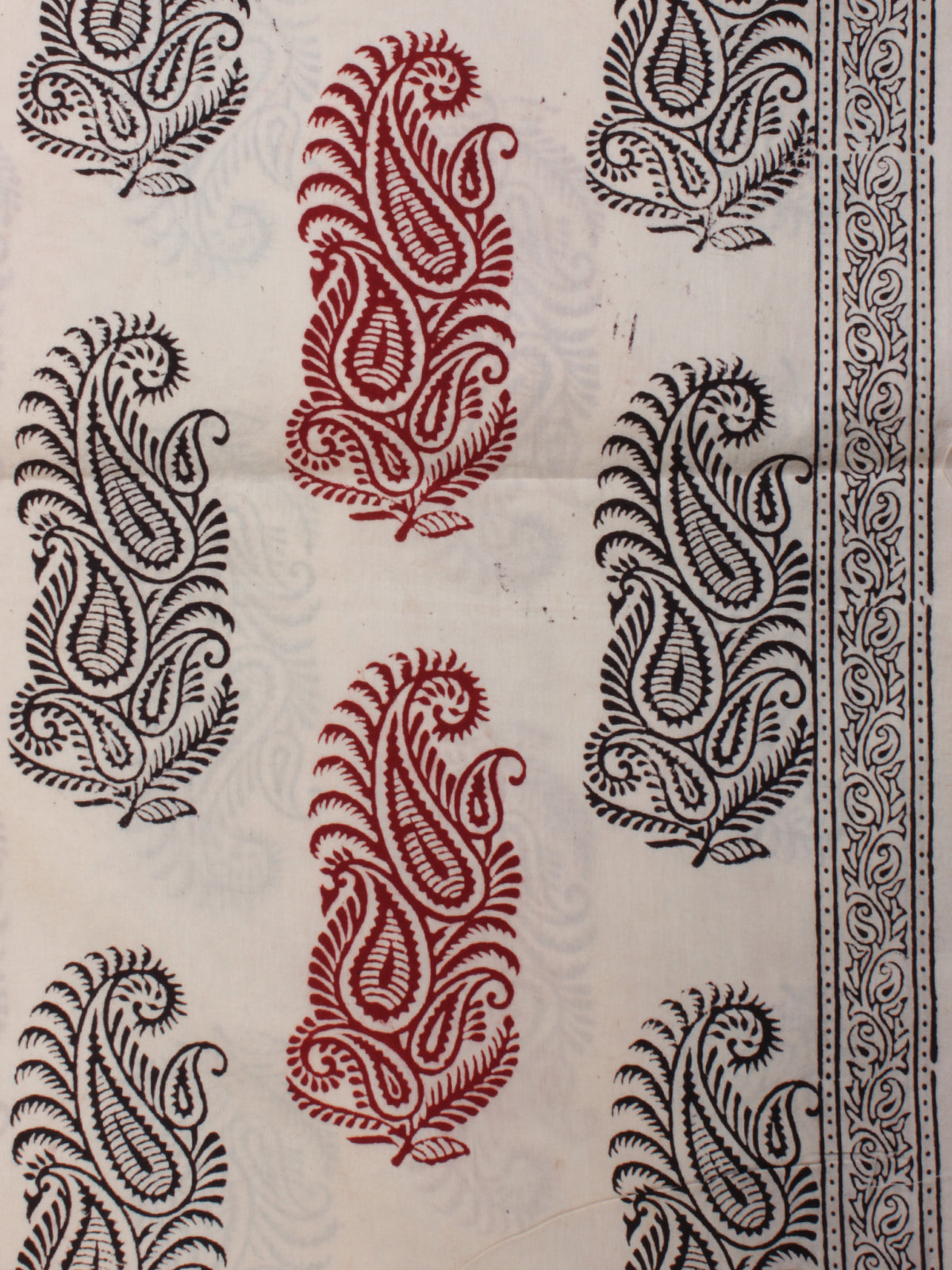 White Red Black Bagh Printed Cotton Fabric Per Meter - F005F2071