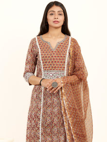 Jashn Neha Set Of Kurta Pants Kota Doria Dupatta