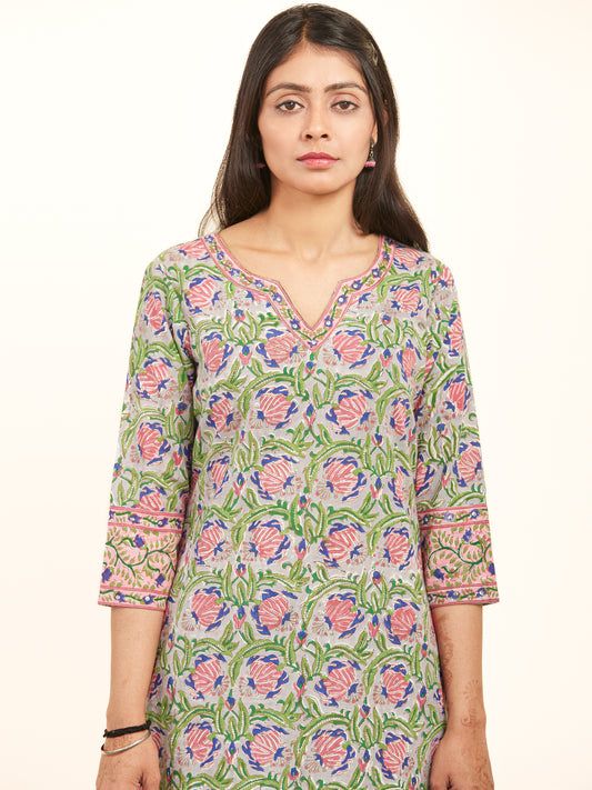 Jashn Aahana Kurta