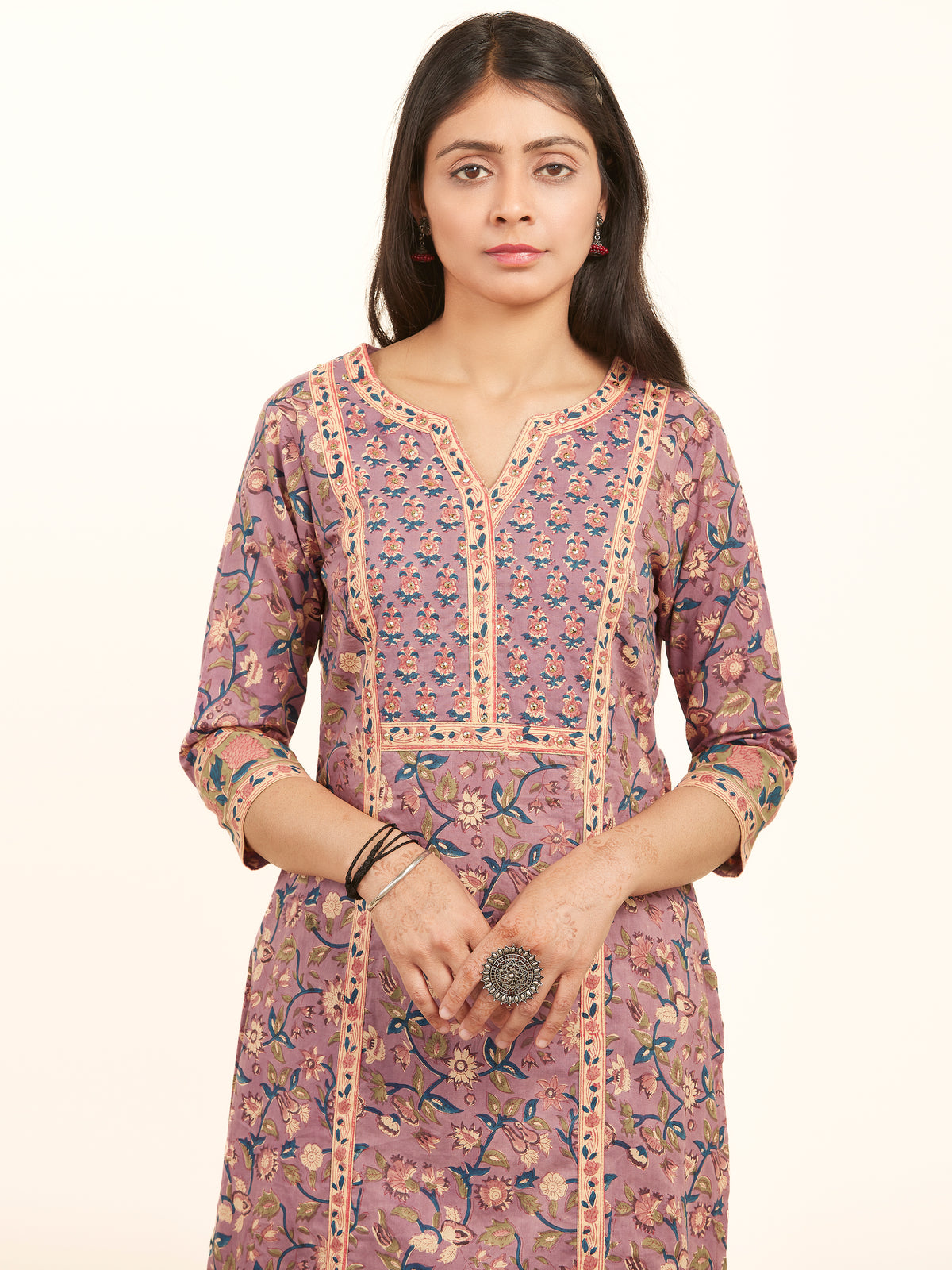 Jashn Vrishti Kurta