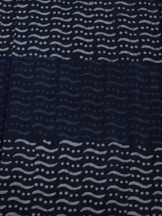 Indigo White Hand Block Printed Cotton Cambric Fabric Per Meter - F0916138