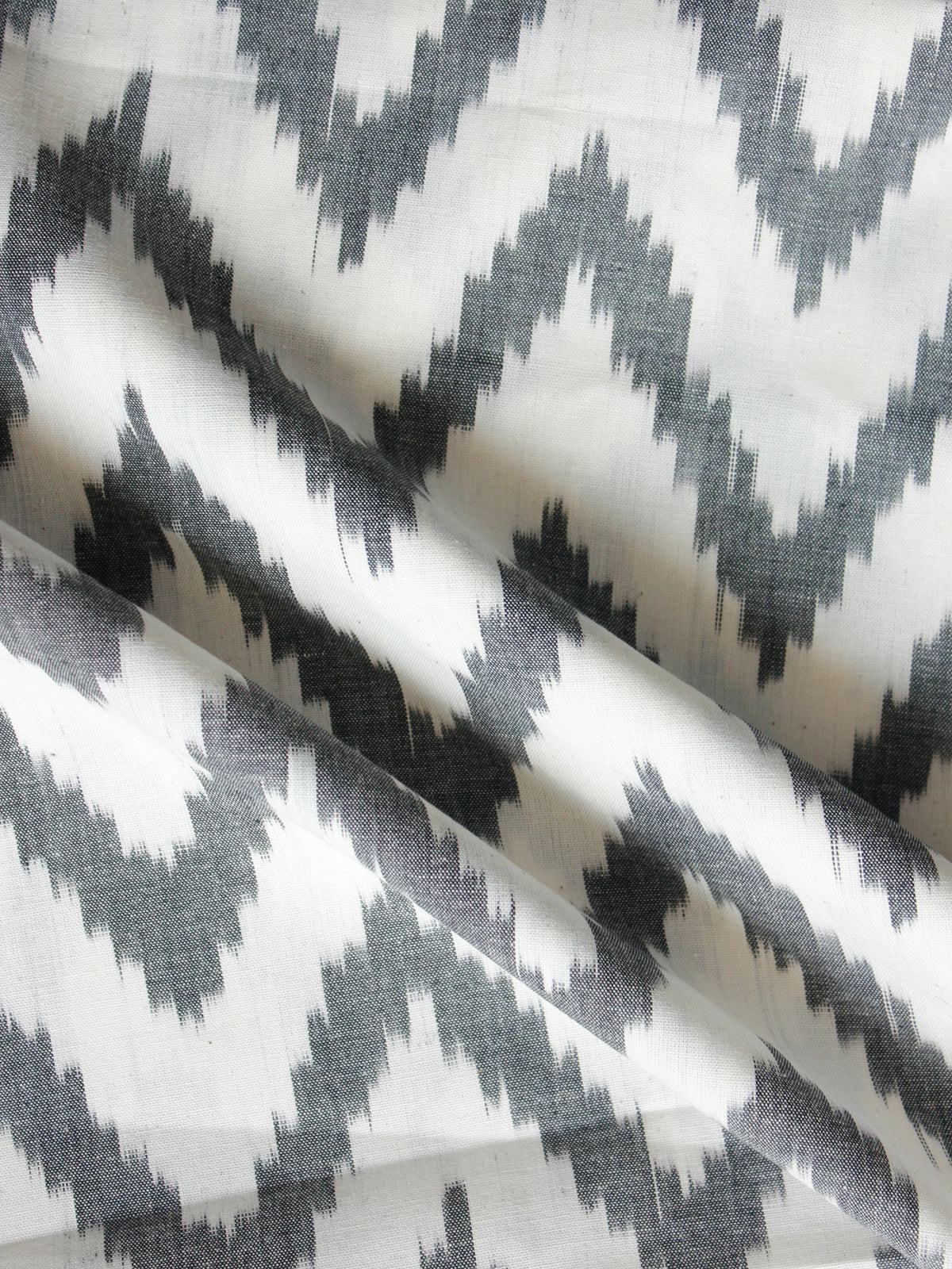 White Grey Pochampally Hand Woven Ikat Cotton Fabric Per Meter - F002F1452