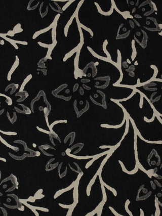 Black White Hand Block Printed Cotton  Cambric Fabric Per Meter - F0916059