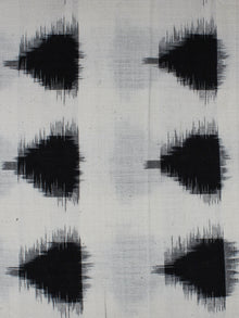 White Black Pochampally Hand Weaved Double Ikat Traingular Fabric Per Meter - F0916655