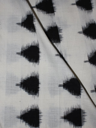 White Black Pochampally Hand Weaved Double Ikat Traingular Fabric Per Meter - F0916655