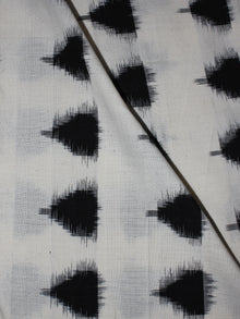 White Black Pochampally Hand Weaved Double Ikat Traingular Fabric Per Meter - F0916655