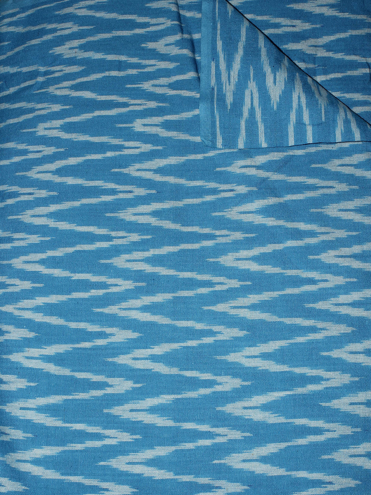 Azure Blue White Pochampally Hand Weaved Ikat Fabric Per Meter - F0916672