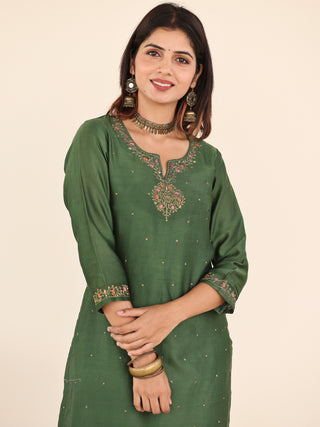 Utsav Zara Set Of Chanderi Silk Kurta Pants Dupatta