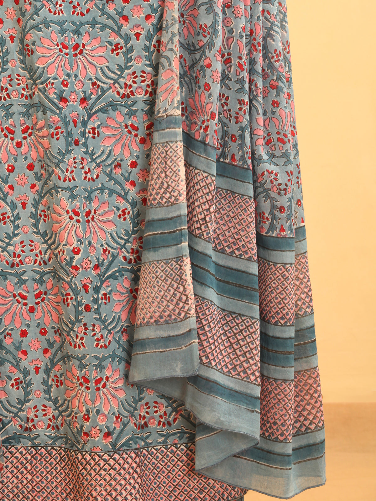 Utsav Sajoon - Dupatta - KD26A2577