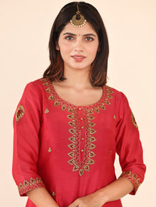 Utsav Resham Set Of Silk Kurta Pants Dupatta