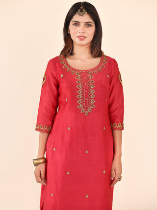 Utsav Resham Set Of Silk Kurta Pants Dupatta