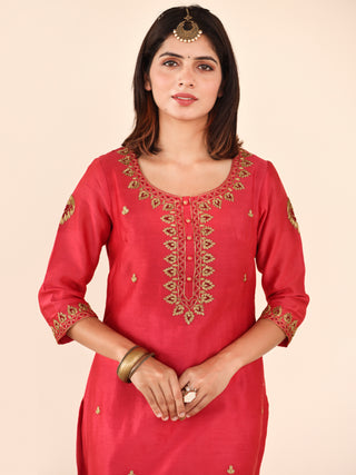 Utsav Resham Set Of Silk Kurta Pants Dupatta
