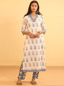 Rutba Jhalak - Set of Kurta Pants & Dupatta - KS12A2598D