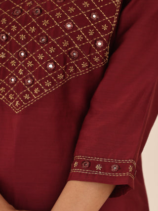 Utsav Zoya Set Of Silk Kurta Pants Dupatta