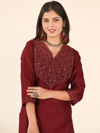 Utsav Zoya Set Of Silk Kurta Pants Dupatta