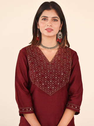 Utsav Zoya Set Of Silk Kurta Pants Dupatta