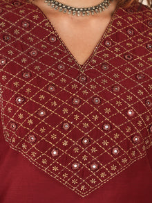 Utsav Zoya Set Of Silk Kurta Pants Dupatta