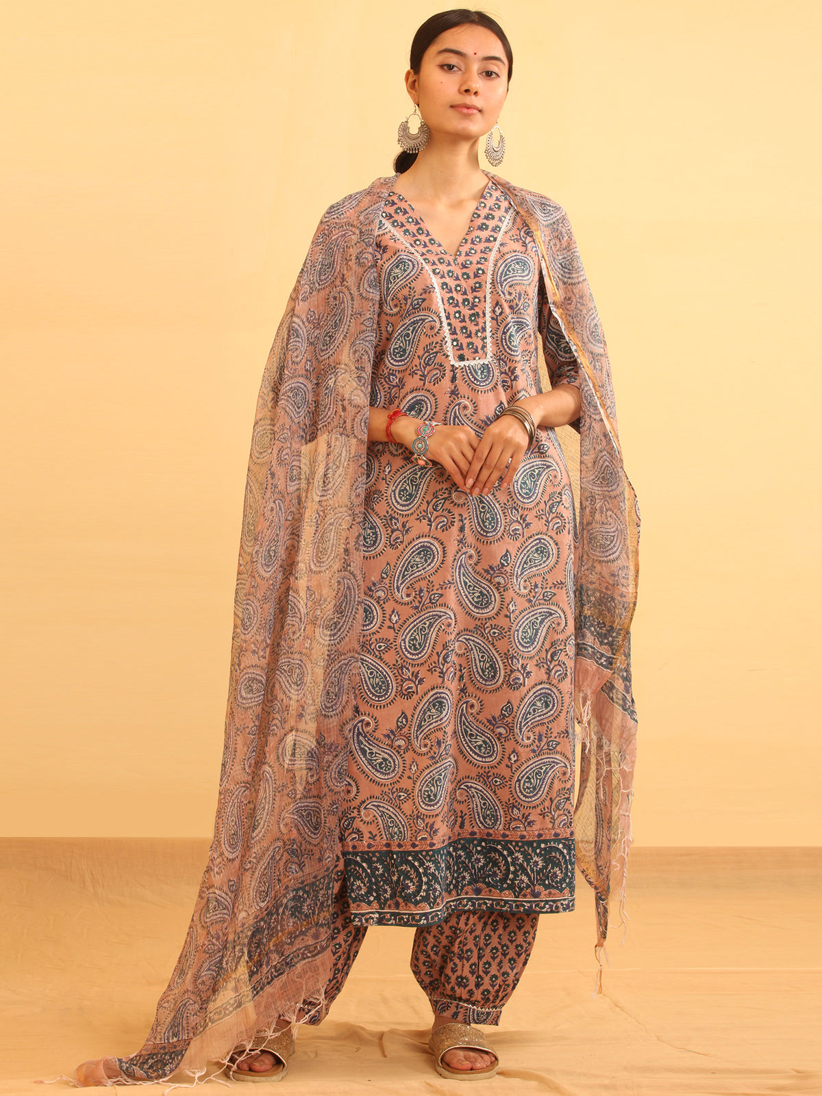 Rutba Anjum - Set of Kurta Pants & Dupatta - KS07A2597D