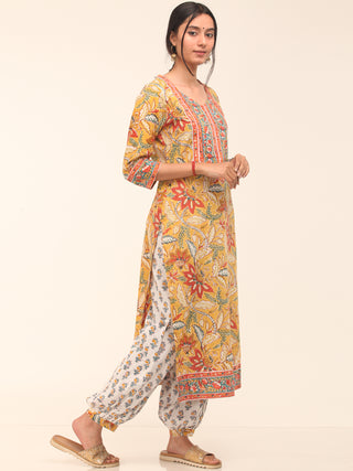 Nayab Gulrez - Set of Kurta Salwar Pants & Dupatta - KS47S2561D