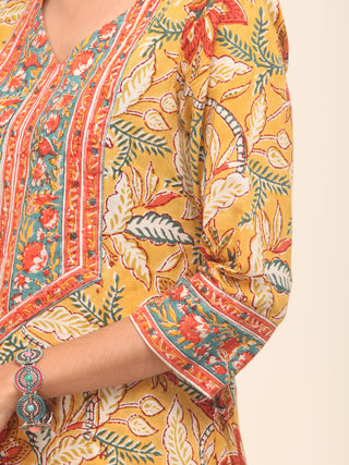 Nayab Gulrez - Set of Kurta Salwar Pants & Dupatta - KS47S2561D