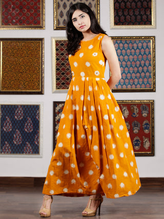Mustard Ivory Long Sleeveless Ikat Knife Pleated Dress With Side Pockets - D32F1458