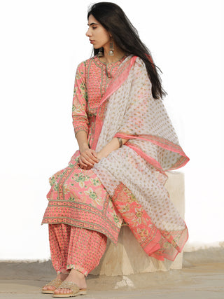Nayab Rawza - Set of Kurta Salwar Pants & Dupatta - KS03B2542D