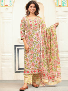 Jashn Simran Set Of Kurta Pants Dupatta