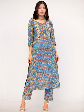 Megha Naina Kurta