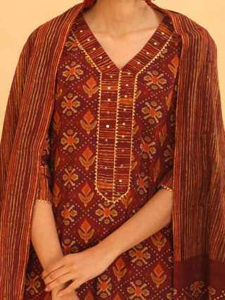 Nayab Fazeen - Set of Kurta Salwar Pants & Dupatta - KS50C2547D
