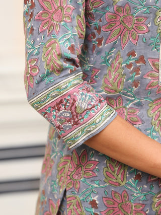 Jashn Roheen Set Of Kurta Pants Dupatta