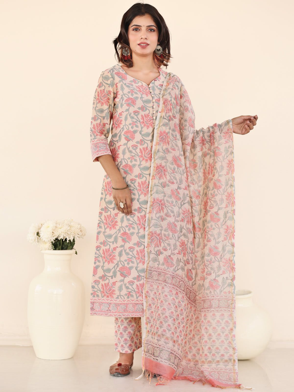 Utsav Saanvi Set Of Silk Kurta Pants Dupatta