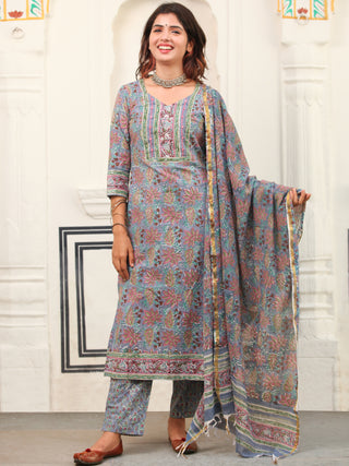 Jashn Roheen Set Of Kurta Pants Dupatta