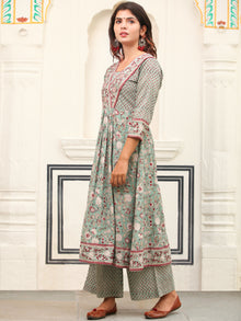 Jashn Utsav Set Of Flared Kurta Pants Dupatta