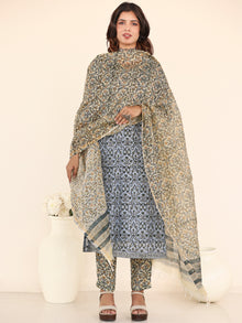 Utsav Aanchal Set Of Silk Kurta Pants Dupatta