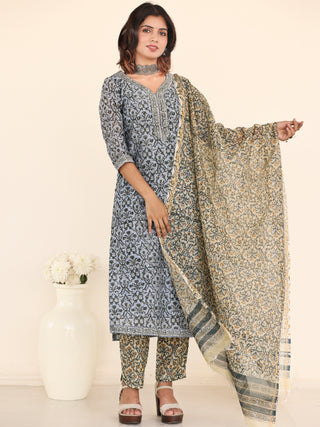 Utsav Aanchal Set Of Silk Kurta Pants Dupatta